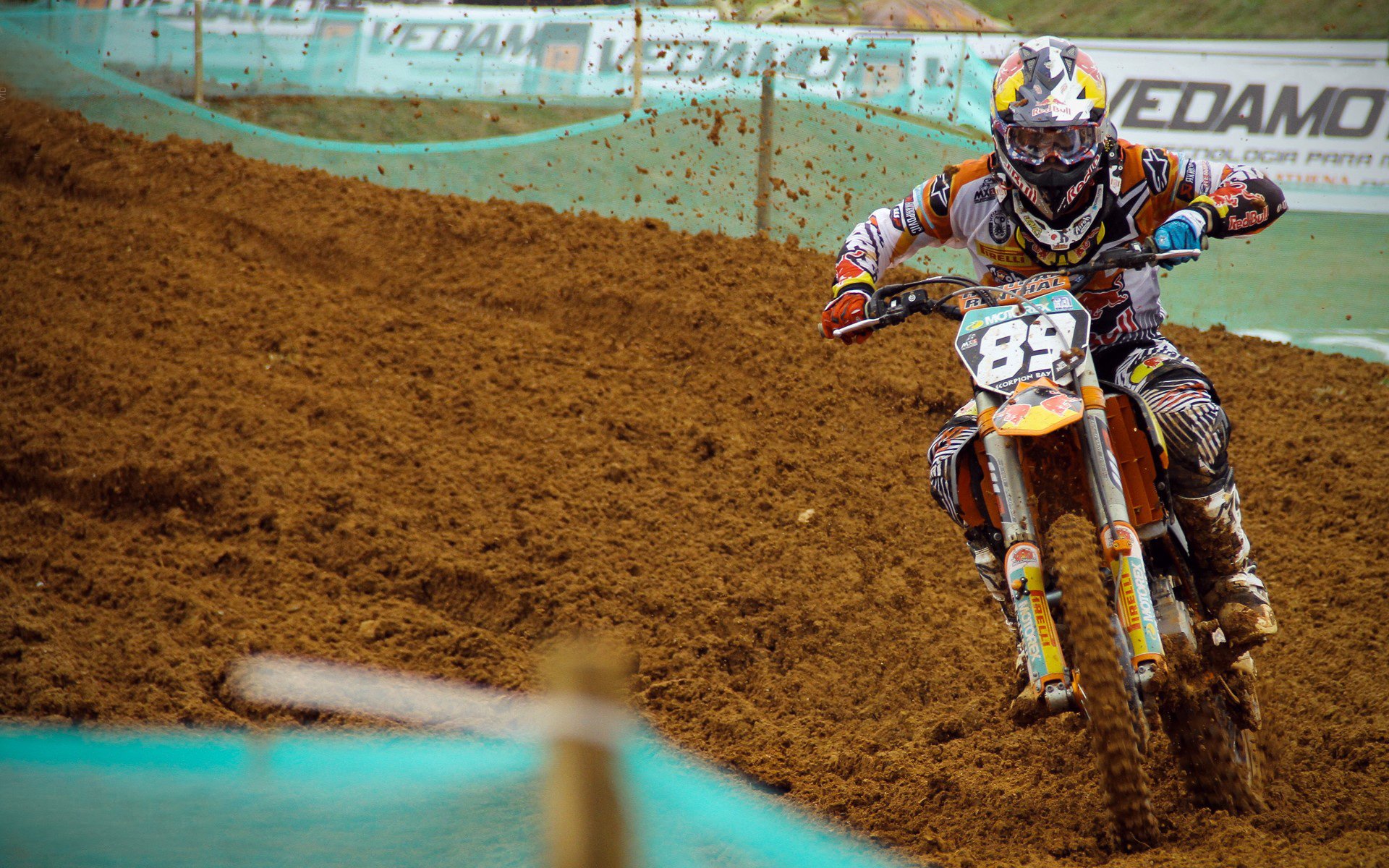 中国足球启动全新口号聚焦精神面貌与技术提升，中国足球理念